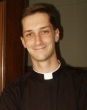Padre Andrew ce la fa: vince 100.000 $ contro Negreanu