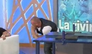 Mattino 5: Massimo si rompe un braccio in diretta - Video