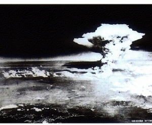 Nuvole Sacre: una mostra per ricordare le bombe di Hiroshima e Nagasaki