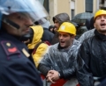 A Genova operai di nuovo in piazza: traffico in tilt