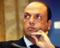 Manovre Berlusconi su 'nuova An'. Domani vede Alfano-Letta